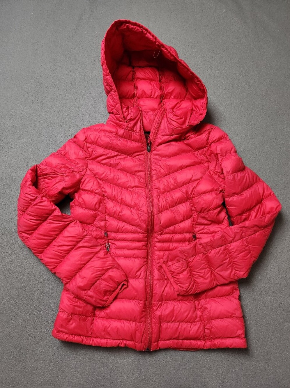 Paradox packable duck down puffer jacket. Size S